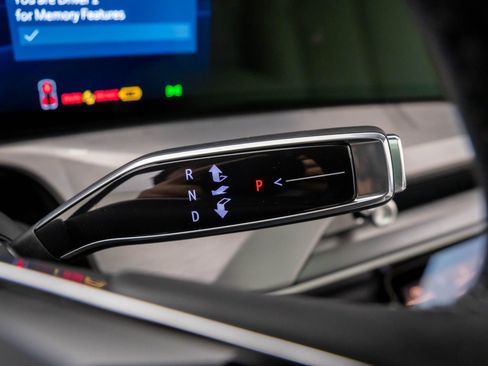 New 2026 Cadillac Vistiq Luxury w/ LPO, Floor Liner Package image 23