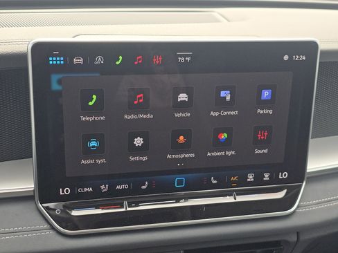 New 2026 Volkswagen Tiguan SE FWD image 10