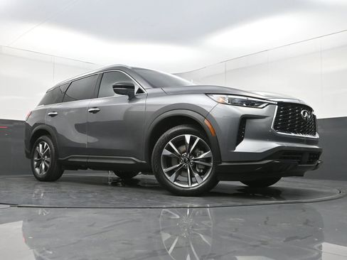 Used 2023 INFINITI QX60 Luxe w/ Performance Audio Package FWD image 30
