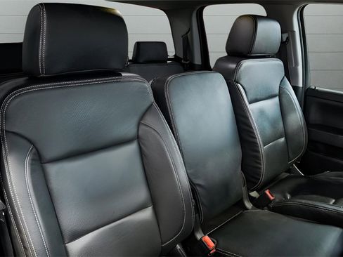 Used 2018 Chevrolet Silverado 1500 LT w/ All Star Edition image 59