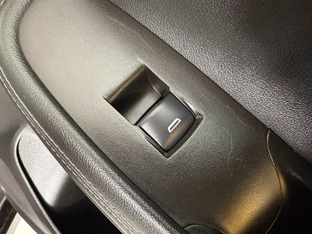 Used 2024 Buick Encore GX Sport Touring FWD image 13