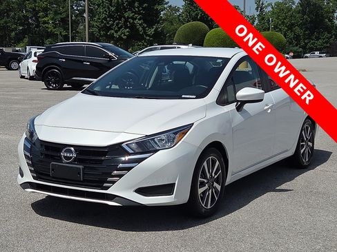 Used 2024 Nissan Versa SV FWD image 2