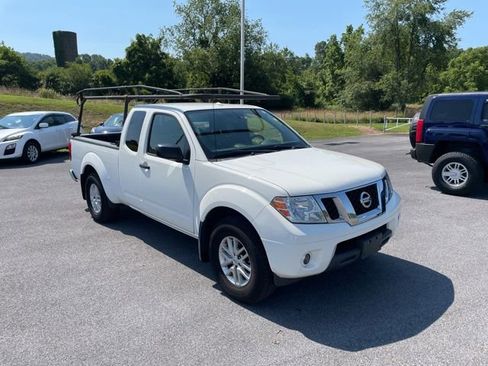 Used 2018 Nissan Frontier SV w/ Value Truck Package image 2