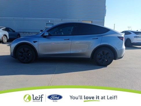 Used 2025 Tesla Model Y Long Range image 6