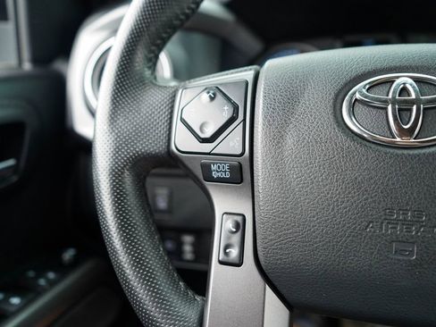 Used 2023 Toyota Tacoma TRD Off-Road w/ TRD Premium Off Road Package AWD/4WD image 29