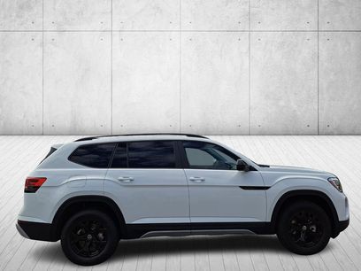 New 2025 Volkswagen Atlas Peak Edition SE
