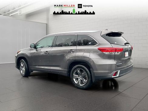 Used 2017 Toyota Highlander Limited Platinum w/ Carpet Mat Package image 3
