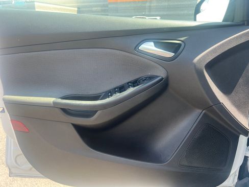 Used 2013 Ford Focus SE FWD image 10