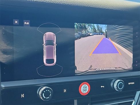 Used 2025 Porsche Macan image 31