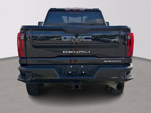 Used 2024 GMC Sierra 3500 Denali Ultimate AWD/4WD image 5