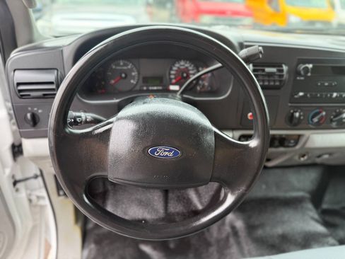 Used 2006 Ford F450 2WD Regular Cab Super Duty image 27