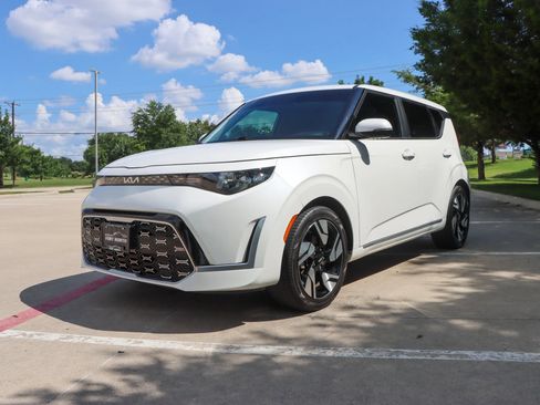 Used 2023 Kia Soul GT-Line FWD image 3