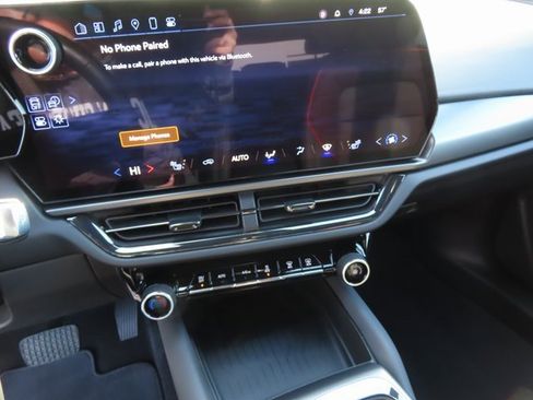 Certified 2024 Chevrolet Equinox EV RS image 27