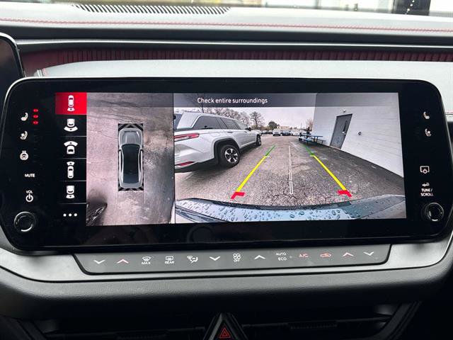 Used 2024 Dodge Charger Daytona Scat Pack w/ Plus Group AWD/4WD image 29
