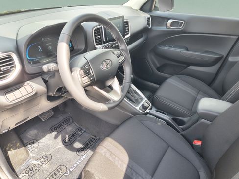 New 2026 Hyundai Venue SEL FWD image 17