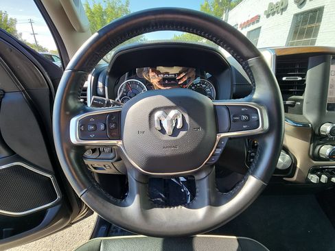 Used 2022 RAM 1500 Laramie AWD/4WD image 11