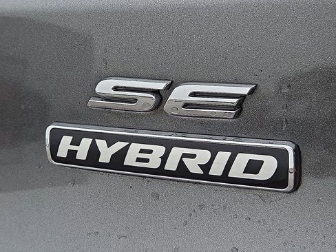 Used 2020 Ford Fusion SE FWD image 9