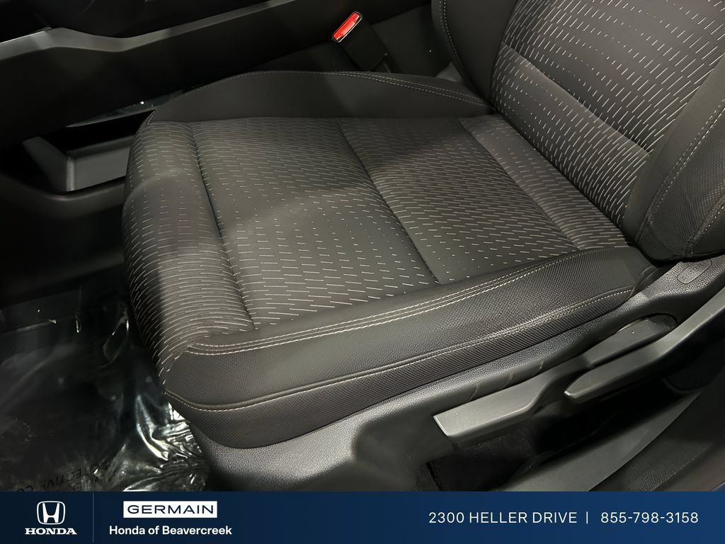 Used 2025 Chevrolet Equinox LT w/ Safety and Technology Package FWD image 14