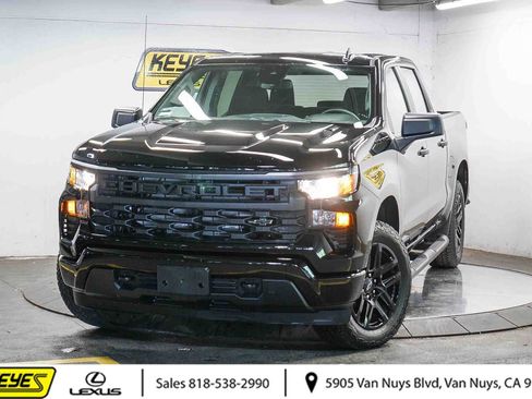 Used 2026 Chevrolet Silverado 1500 Custom w/ Turbomax Blackout Package RWD image 1