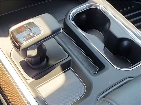 New 2025 GMC Sierra 1500 Elevation w/ Preferred Package image 19