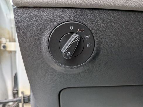 Used 2022 Volkswagen Taos SE AWD/4WD image 14