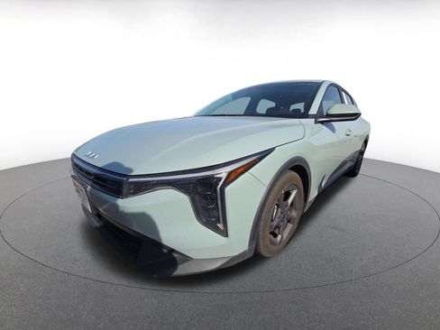 Used 2025 Kia K4 LXS image 4
