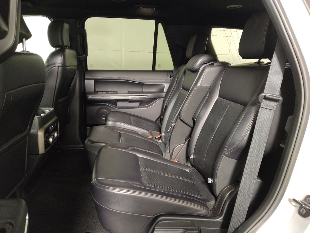 Used 2019 Ford Expedition XLT w/ Equipment Group 201A RWD image 18