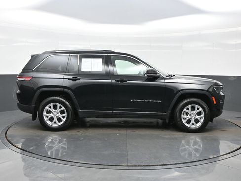 Used 2023 Jeep Grand Cherokee Limited w/ MOPAR Finishing Package image 7