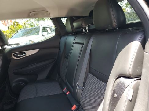 Used 2020 Nissan Rogue Sport SV w/ Technology Package FWD image 11