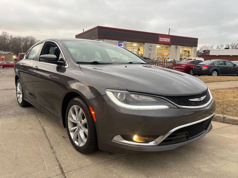 Used 2015 Chrysler 200 C image 6