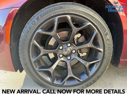 Used 2020 Chrysler 300 Touring w/ Sport Appearance Package image 7