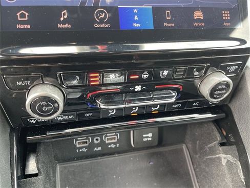 Used 2021 Jeep Grand Cherokee L Overland w/ Luxury Tech Group IV image 19