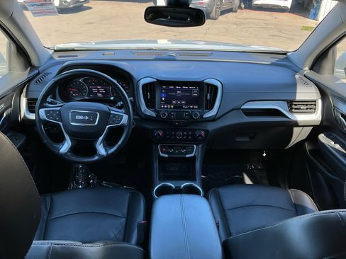 Used 2022 GMC Terrain SLT image 18