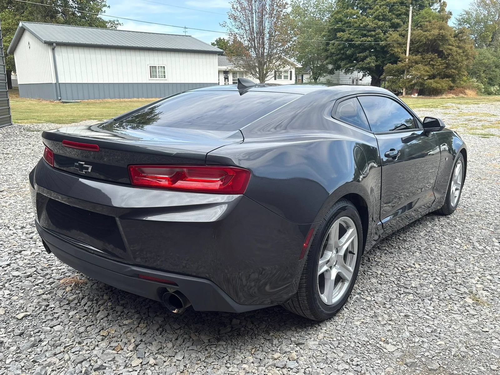Used 2018 Chevrolet Camaro LT RWD image 5