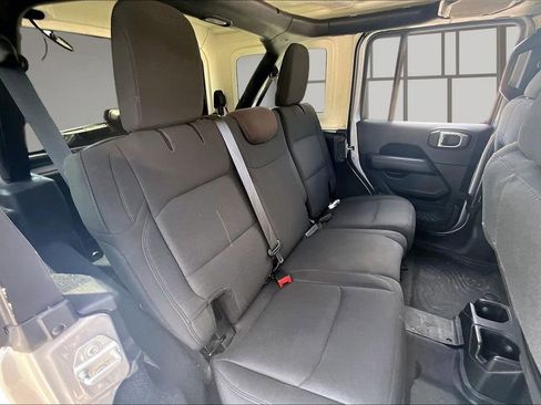 Used 2019 Jeep Wrangler Unlimited Sahara AWD/4WD image 22