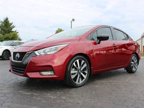 Used 2021 Nissan Versa SR FWD image 13