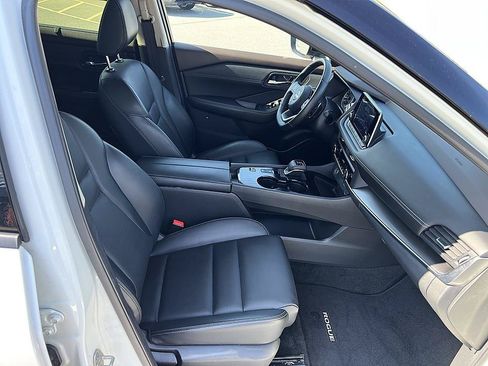 Certified 2023 Nissan Rogue SV w/ SV Premium B Package FWD image 17