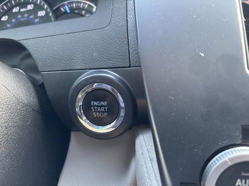 Used 2012 Toyota Camry XLE w/ Leather Pkg image 15