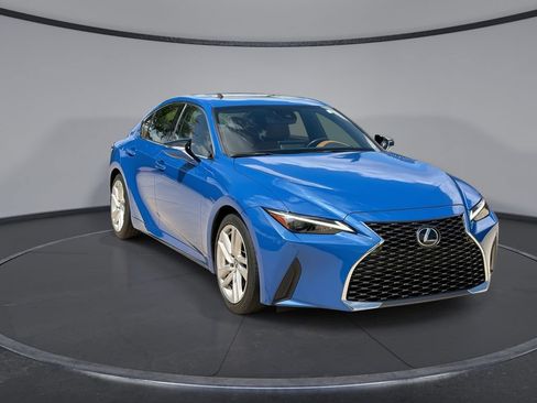 Used 2023 Lexus IS 300 w/ Comfort Package RWD image 12