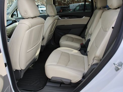 Used 2024 Cadillac XT6 Premium Luxury image 22