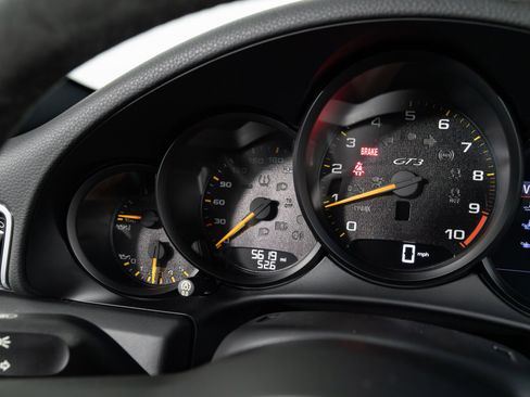 Used 2018 Porsche 911 GT3 w/ Sport Chrono Package RWD image 25