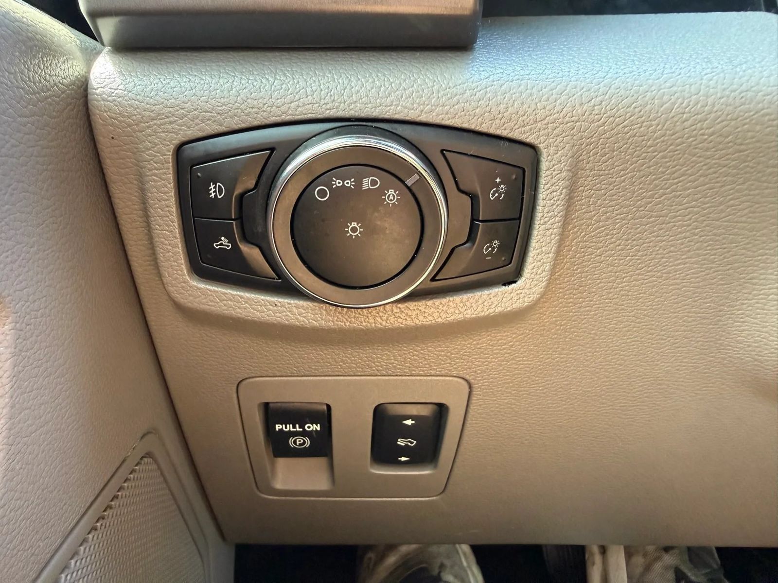 Used 2015 Ford F150 XLT w/ Equipment Group 302A Luxury RWD image 23