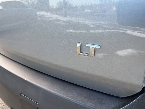 Used 2023 Chevrolet Traverse LT image 18