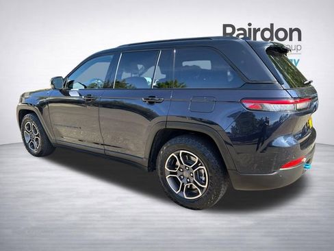 Used 2022 Jeep Grand Cherokee Trailhawk w/ Advanced Protech Group II AWD/4WD image 5