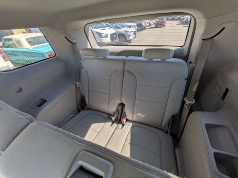 Used 2018 GMC Acadia SLE image 29