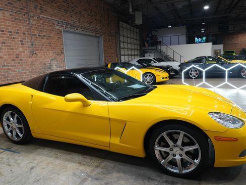 Used 2008 Chevrolet Corvette Coupe image 2