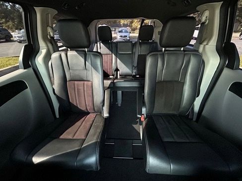 Used 2019 Dodge Grand Caravan SXT image 31