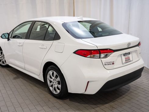 Used 2023 Toyota Corolla LE image 4