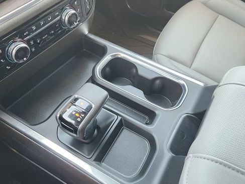 Used 2025 GMC Sierra 1500 SLT w/ SLT Premium Plus Package image 17