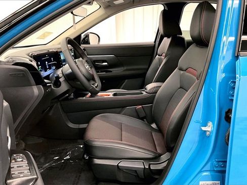 New 2025 Nissan Kicks SR w/ Illumination Package image 9